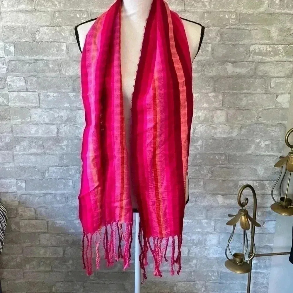 Bright & beautiful pink fringe scarf
